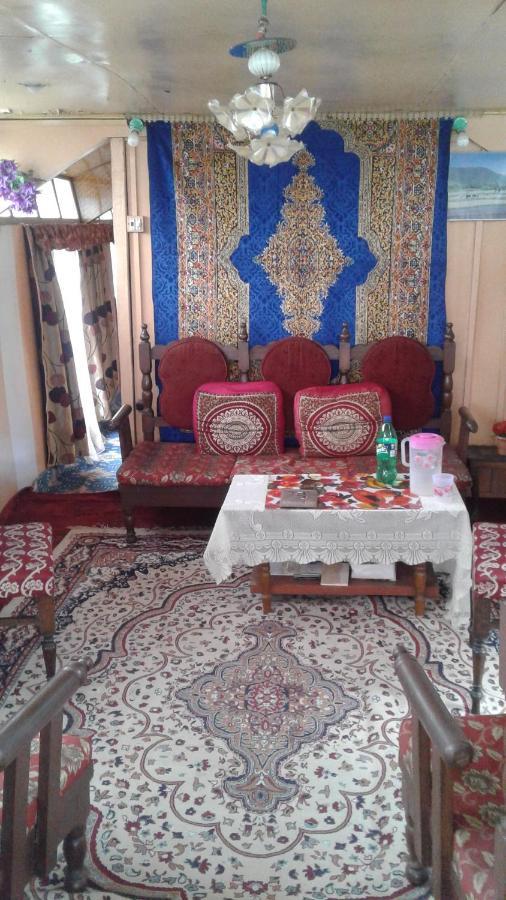 Houseboat Dunhill Bed & Breakfast Srīnagar Екстериор снимка